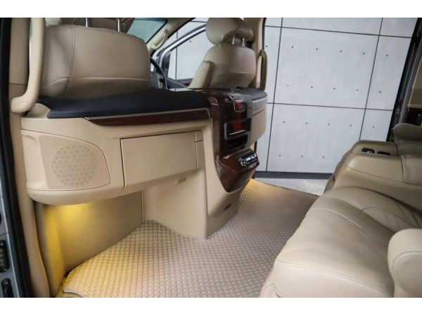 2017 Hyundai Grand Starex 2.5 VIP Wagon AT (ปี 10-17) B786 รูปที่ 6
